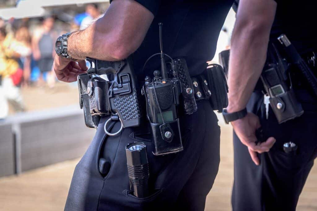 armed-security-guards-1024x684