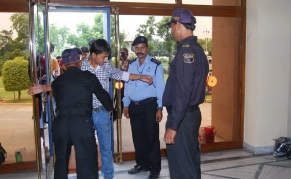 commercial-security-guard-service-1722253508-7541673